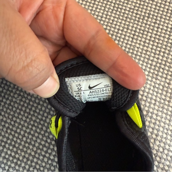 two pairs of baby shoes Jordan Dub Zero White Varsity size 4C/5C - Picture 9 of 11